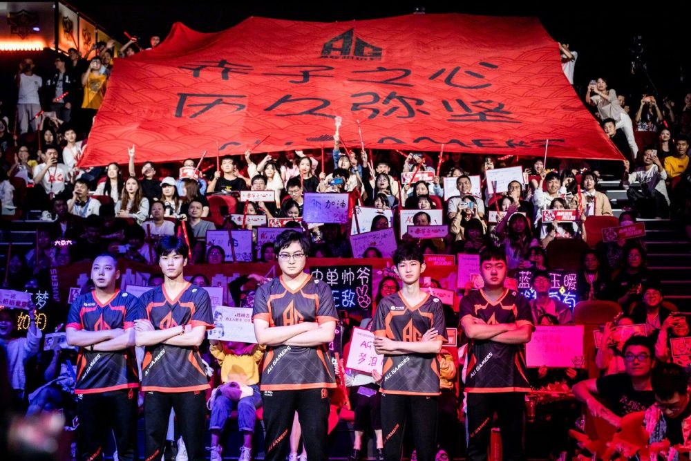 冠中走得更
