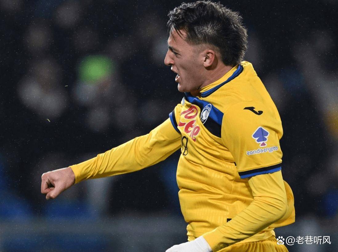 他在防线左 他在防线左