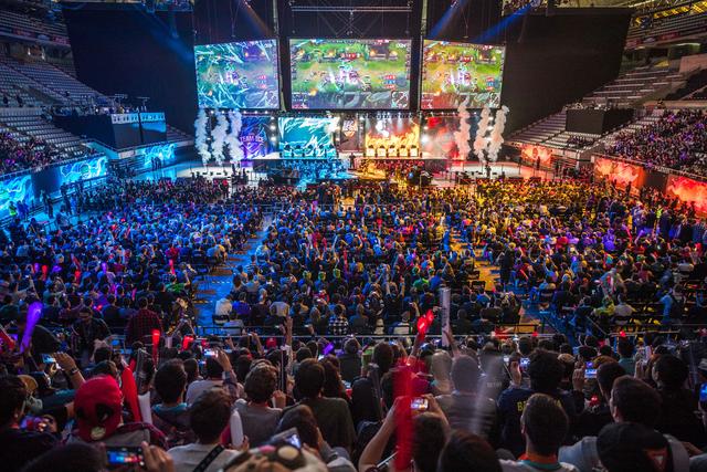 倍感焦虑 倍感焦虑