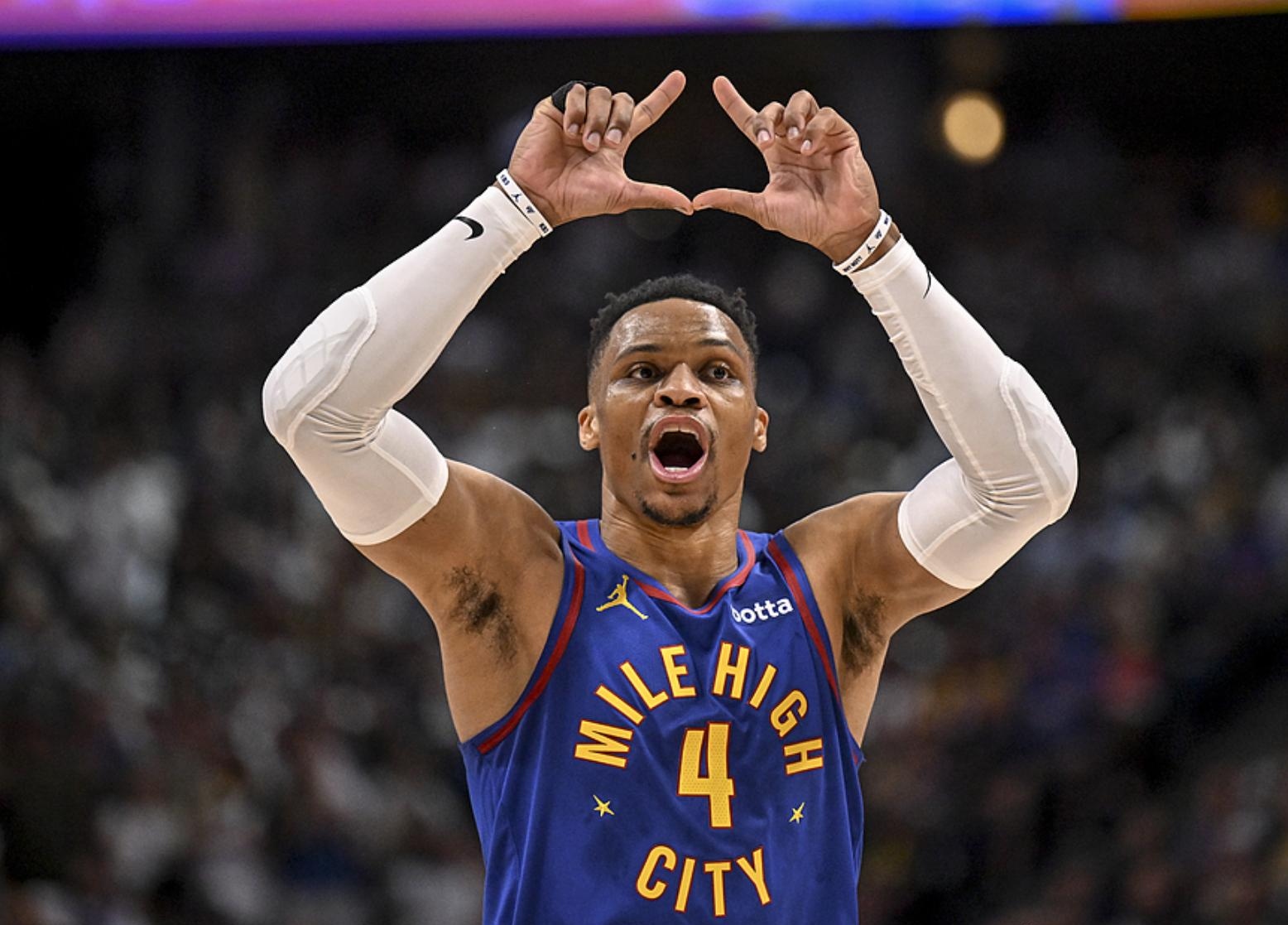 返厂翻新中 返厂翻新中